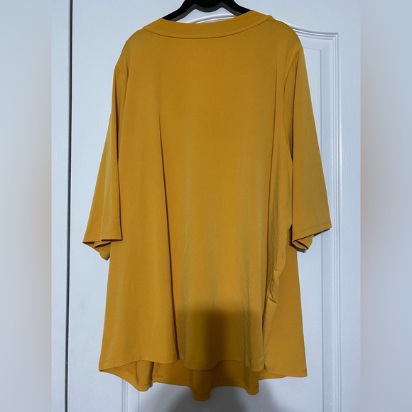 Jone Rivers Mustard V-Neck Women's Top Size 3X - Picture 2 of 2